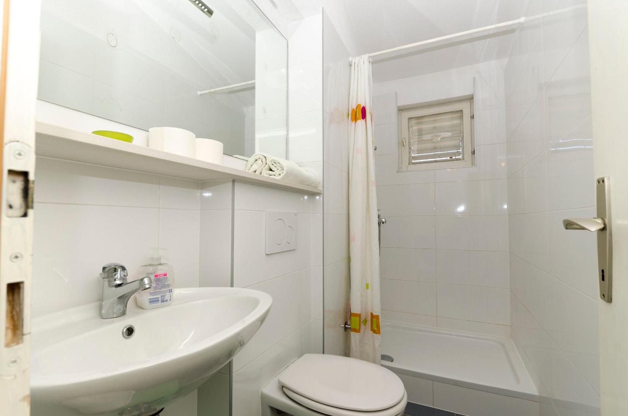 Apartment Jadro - 250 M From Makarska