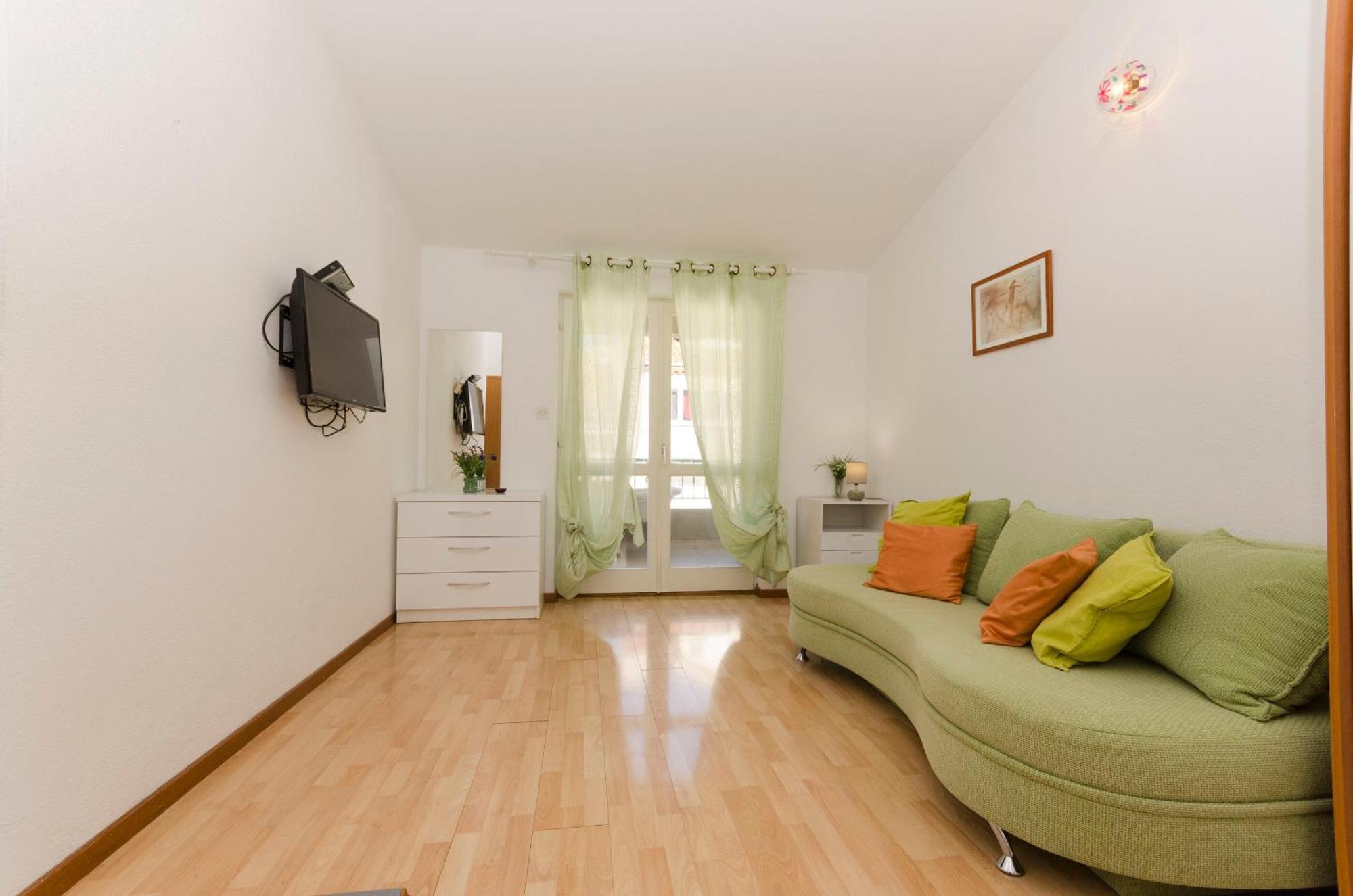 Jadro - 250 M From