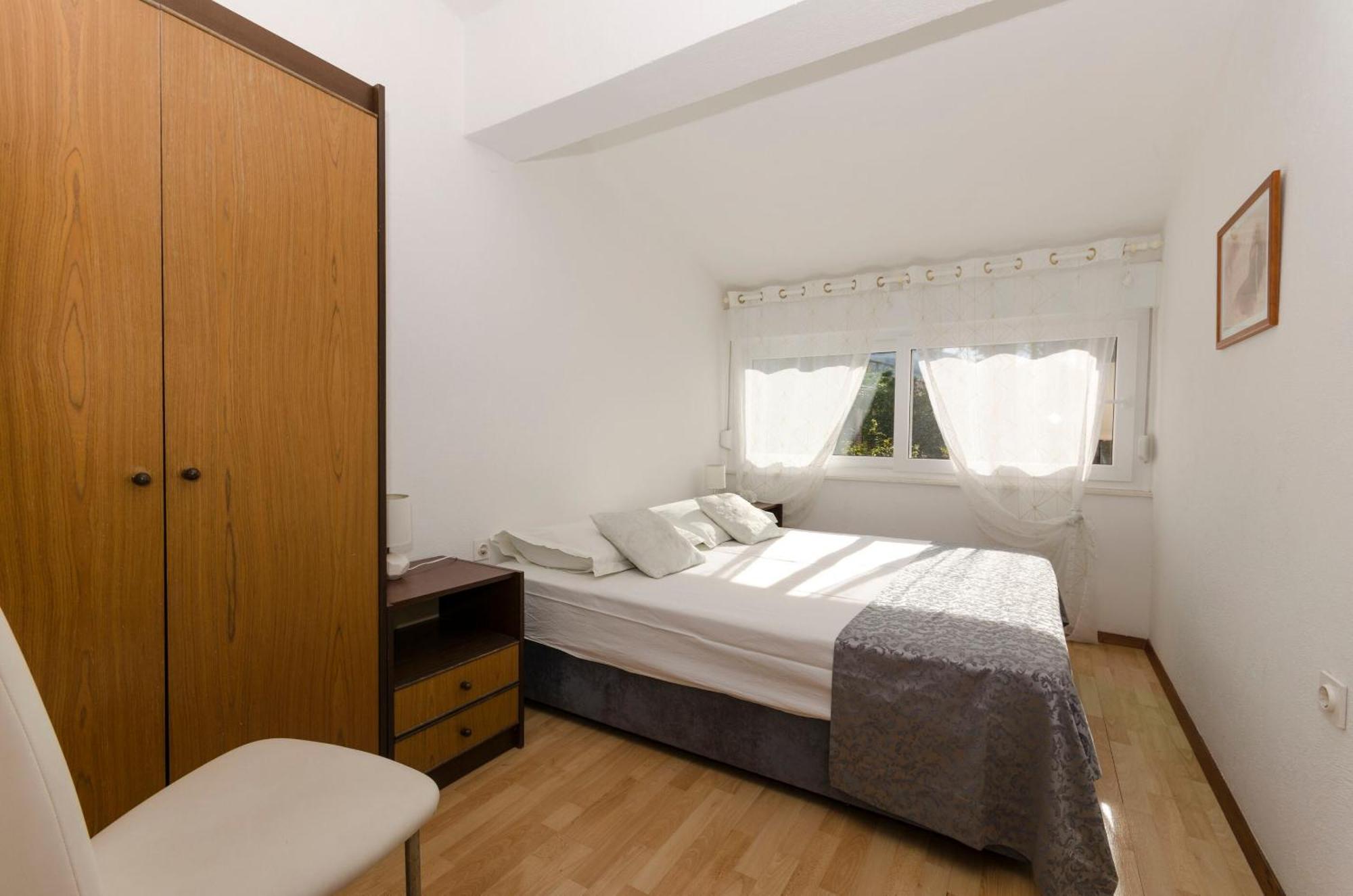 Apartment Jadro - 250 M From
