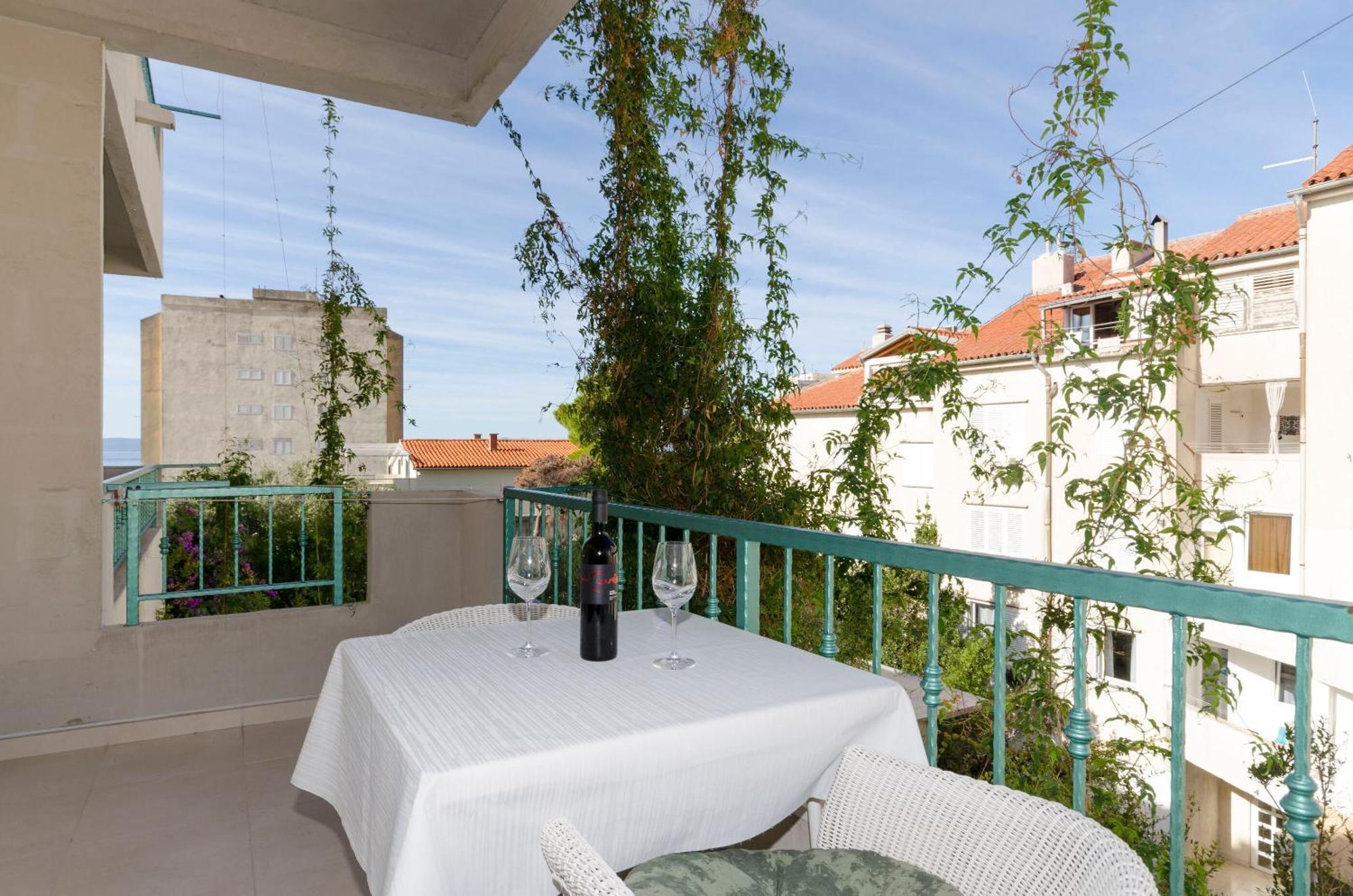 Apartment Jadro - 250 M From