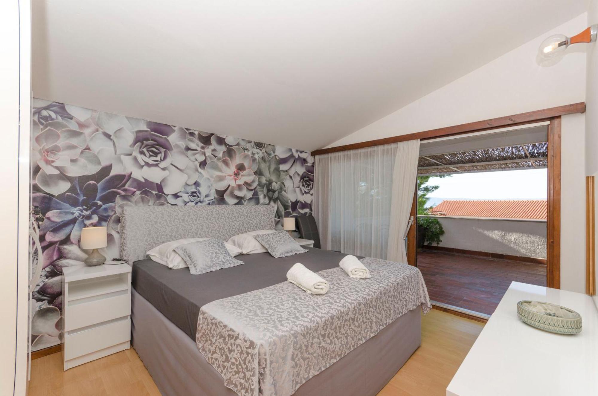 Jadro - 250 M From